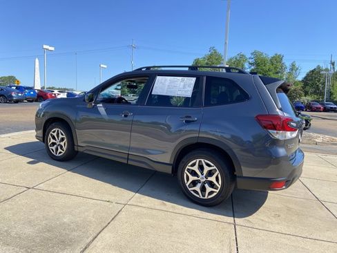 Used 2024 Subaru Forester Premium AWD/4WD image 8