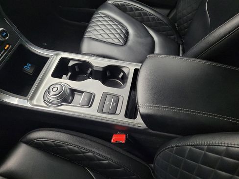 Used 2024 Ford Edge Titanium image 26