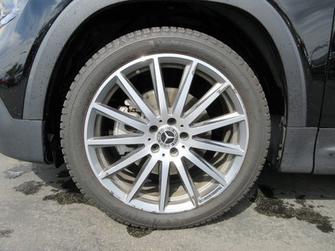 Used 2022 Mercedes-Benz GLB 250 4MATIC image 19