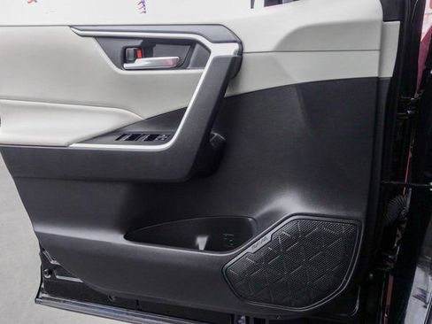 Used 2022 Toyota RAV4 XLE image 23