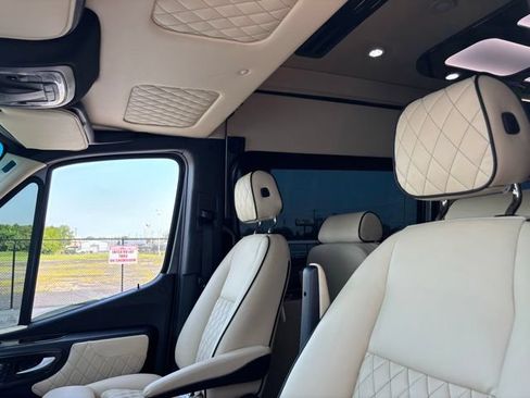 Used 2023 Mercedes-Benz Sprinter 3500 w/ Parking Package image 23