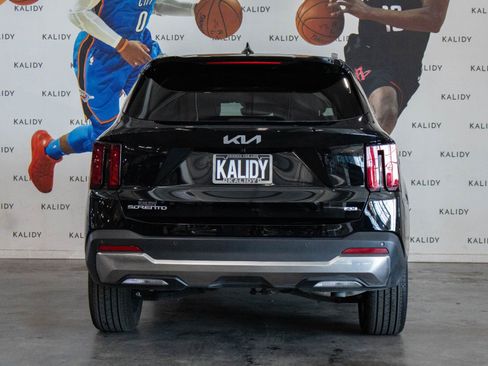 Used 2025 Kia Sorento EX image 23