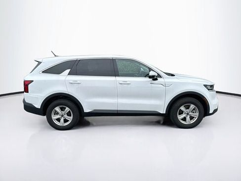 Certified 2023 Kia Sorento LX AWD/4WD image 4