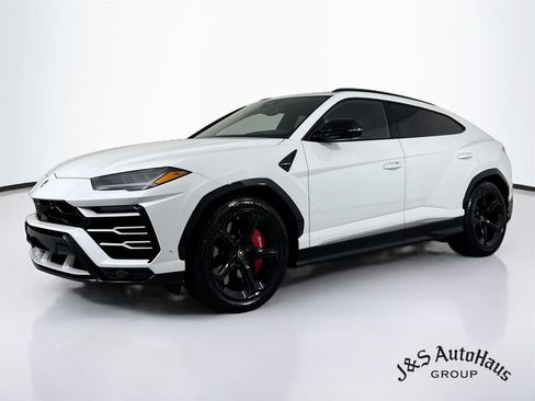 Used 2020 Lamborghini Urus AWD/4WD image 3