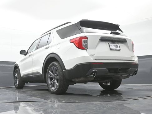 Used 2023 Ford Explorer XLT w/ Equipment Group 202A AWD/4WD image 38