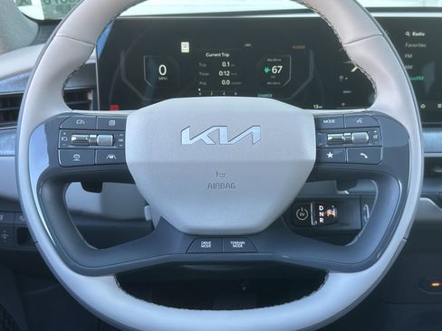 New 2026 Kia EV9 Wind image 25