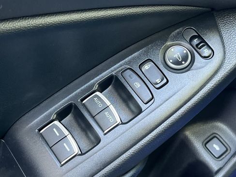 Used 2018 Honda Accord Sport image 14