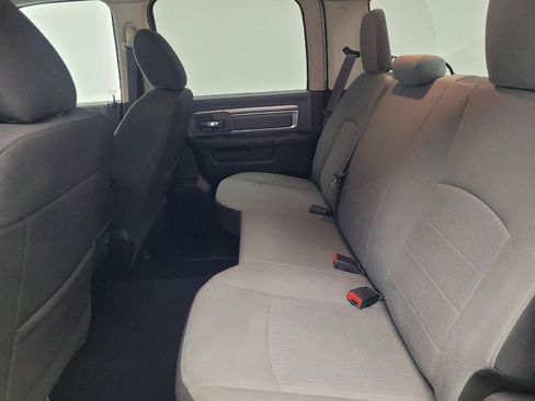 Used 2021 RAM 1500 Classic SLT AWD/4WD image 18