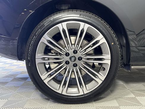 New 2025 Land Rover Range Rover SE image 36