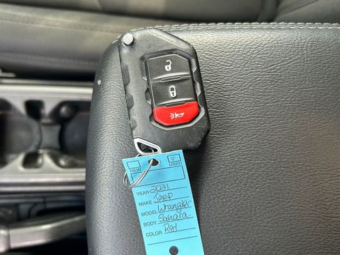 Used 2021 Jeep Wrangler Unlimited Sahara image 43