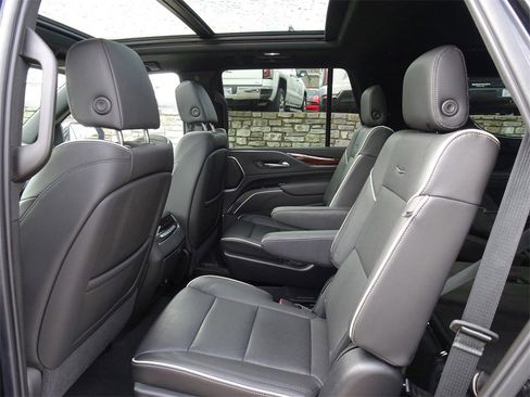 Used 2021 Cadillac Escalade Premium Luxury image 15