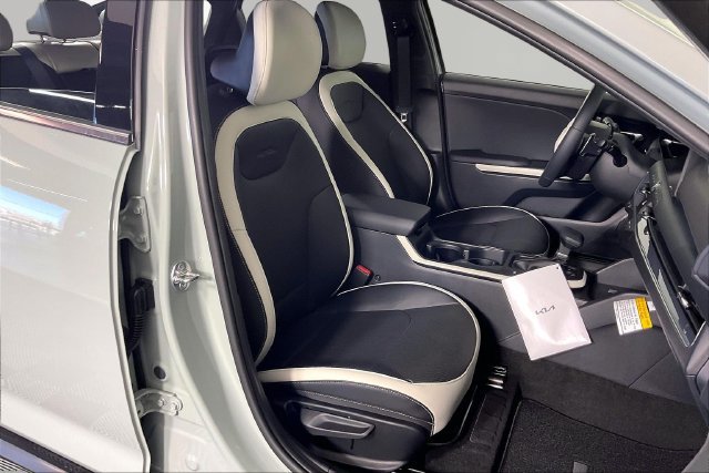 New 2027 Kia K4 GT-Line Turbo FWD image 12