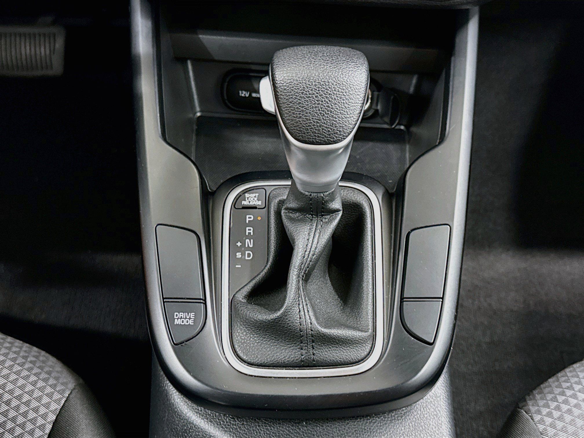 Used 2025 Kia Soul LX w/ LX Technology Package FWD image 24