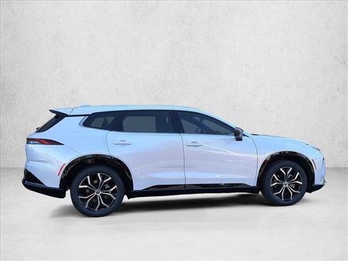 New 2026 Toyota Crown Signia image 4