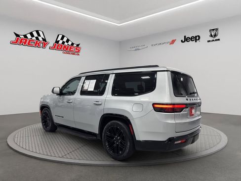 Used 2024 Jeep Wagoneer Series II w/ Convenience Group I image 3
