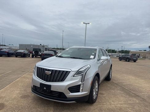 Used 2020 Cadillac XT5 Premium Luxury FWD image 6