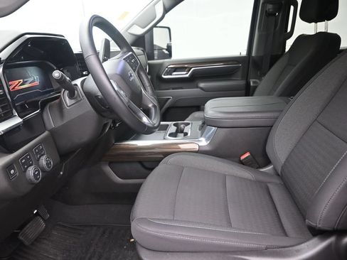 Used 2025 Chevrolet Silverado 2500 LT w/ Trail Boss Package AWD/4WD image 12
