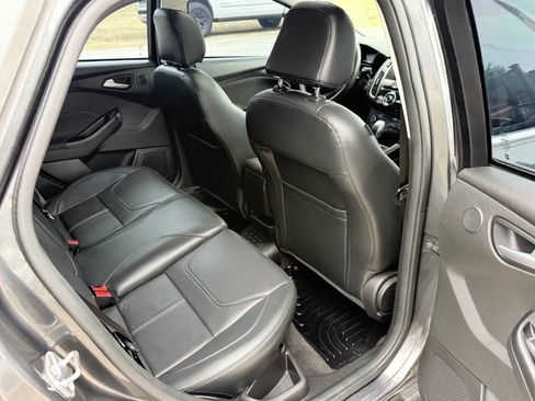 Used 2018 Ford Focus Titanium image 19