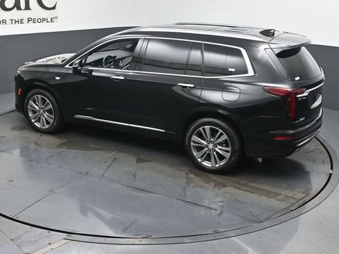 Used 2025 Cadillac XT6 Premium Luxury FWD image 45