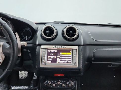 Used 2014 Ferrari California image 24
