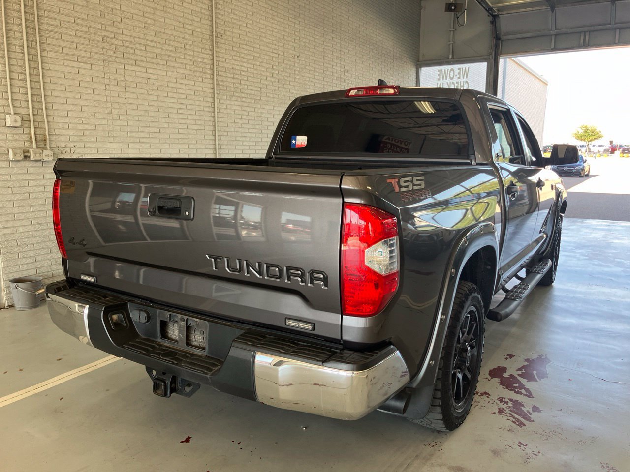 Used 2021 Toyota Tundra SR5 w/ SR5 Leather Package RWD image 3