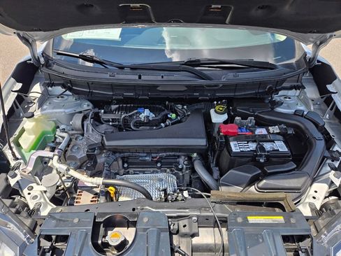 Used 2018 Nissan Rogue SL FWD image 16