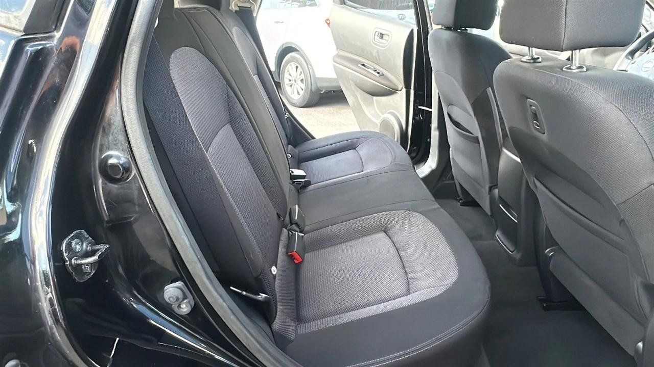 Used 2012 Nissan Rogue SV w/ Premium Pkg AWD/4WD image 30