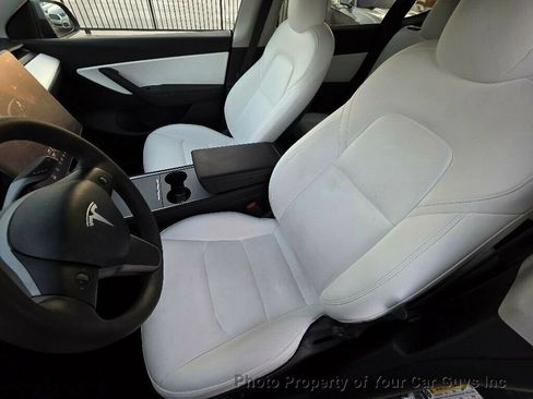 Used 2022 Tesla Model Y Long Range AWD/4WD image 23
