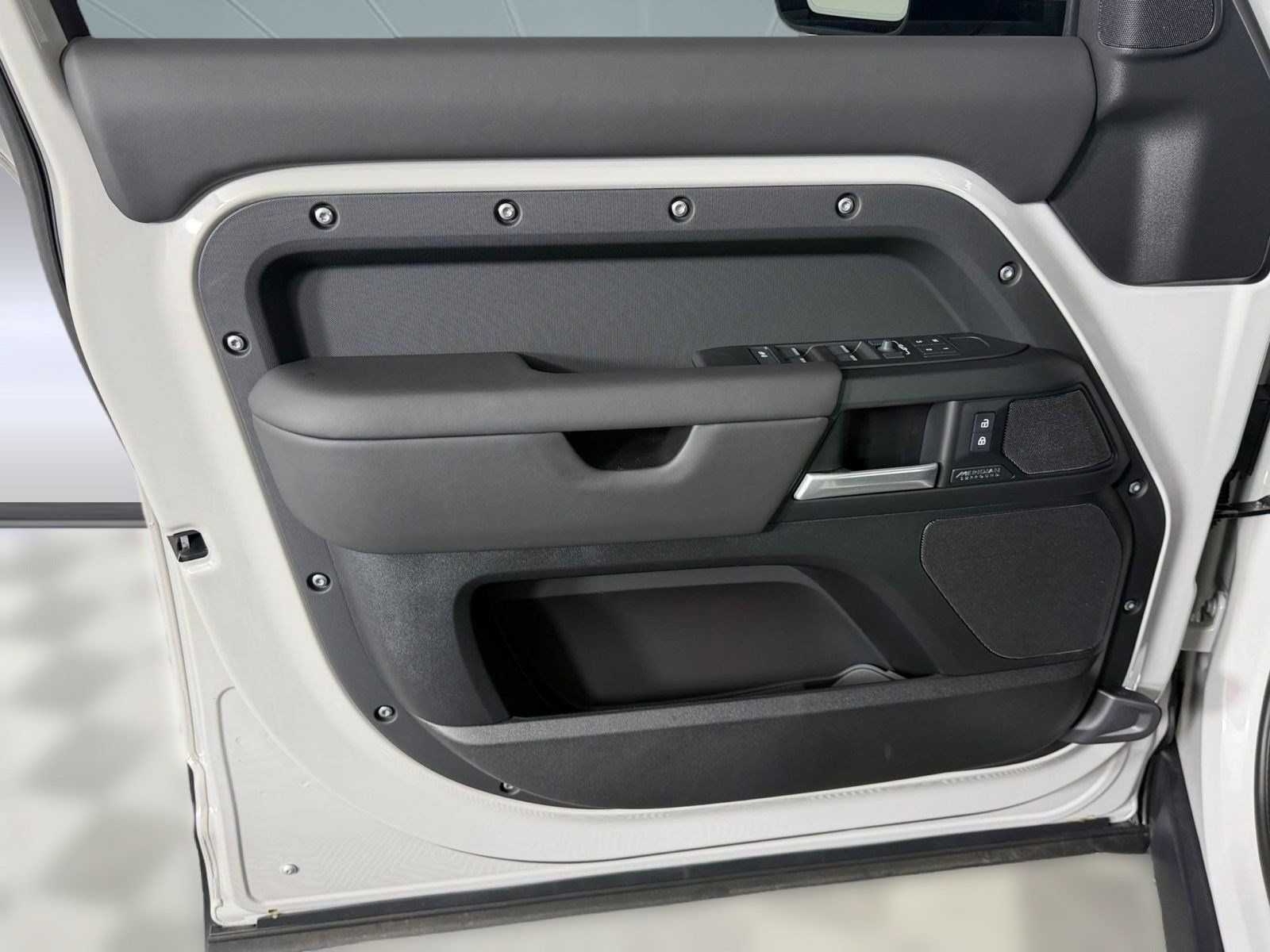 New 2026 Land Rover Defender 110 X-Dynamic SE AWD/4WD image 12