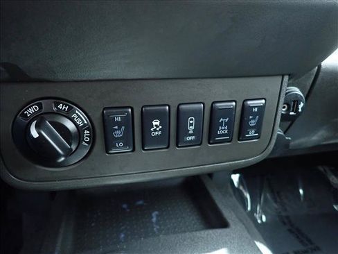 Used 2020 Nissan Frontier PRO-4X w/ Pro-4x Utility Package AWD/4WD image 20
