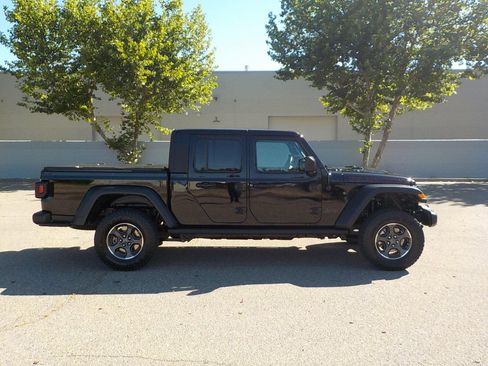 Used 2023 Jeep Gladiator Rubicon w/ Trailer Tow Package AWD/4WD image 8