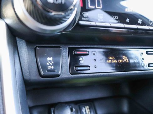 Certified 2025 Toyota RAV4 XSE w/ Premium Package AWD/4WD image 29