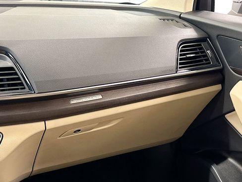 Certified 2023 Audi Q5 2.0T Premium w/ Convenience Package image 19