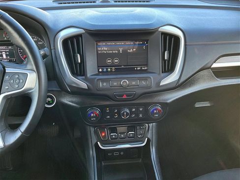 Used 2018 GMC Terrain SLE w/ Driver Convenience Package image 16