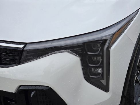 New 2025 Kia K4 GT-Line image 12