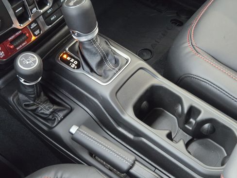 New 2026 Jeep Wrangler Unlimited Rubicon AWD/4WD image 18