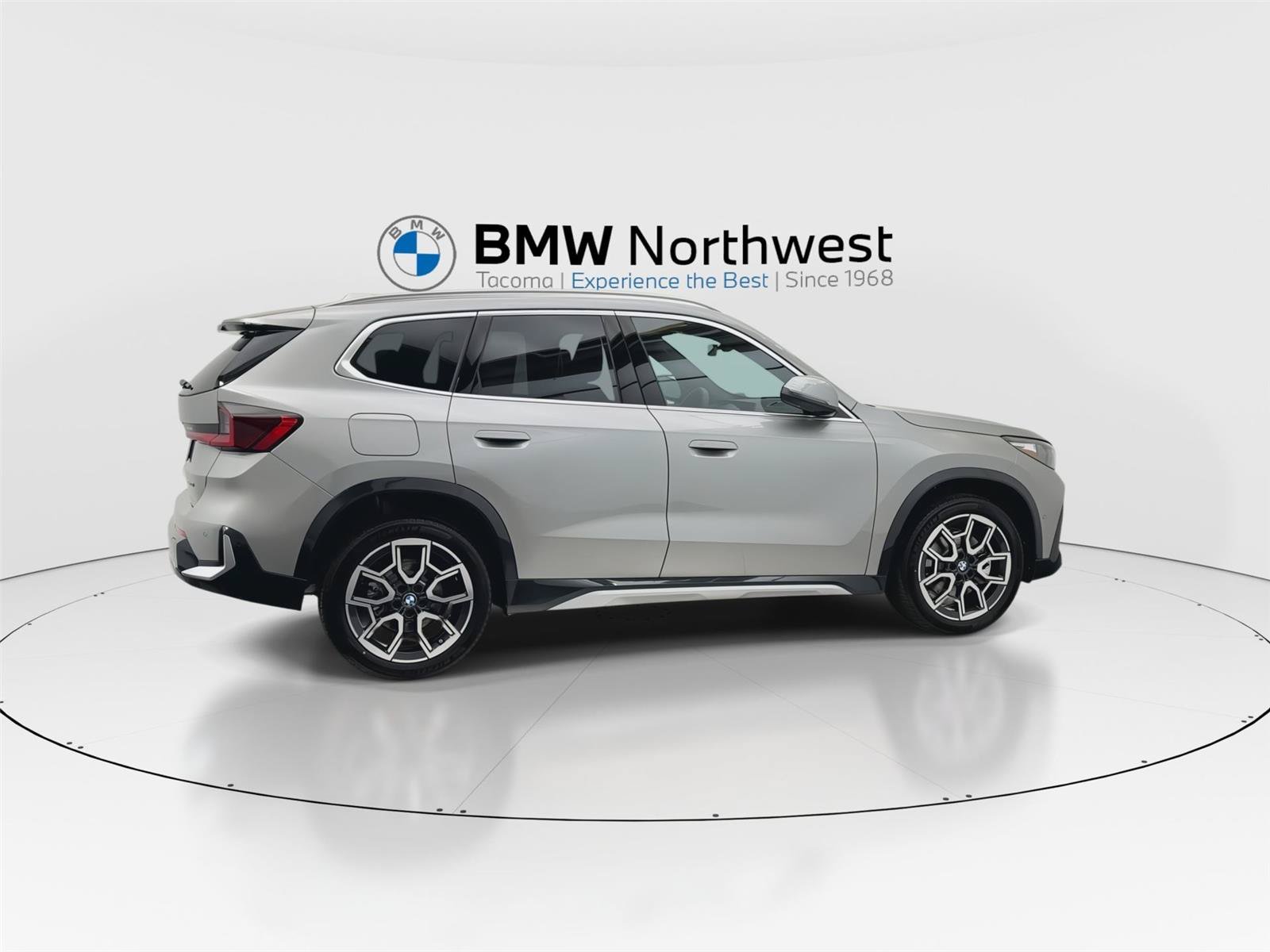 Used 2026 BMW X1 xDrive28i w/ Convenience Package AWD/4WD image 4