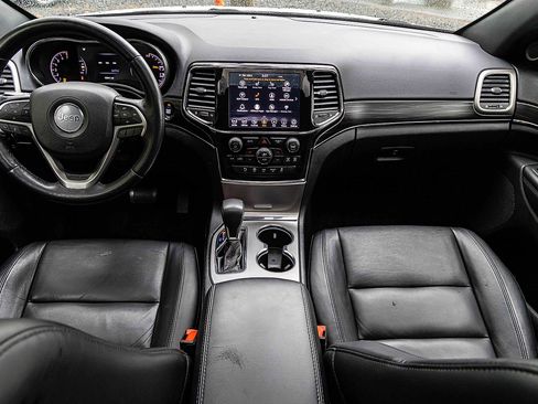 Used 2022 Jeep Grand Cherokee Limited image 22