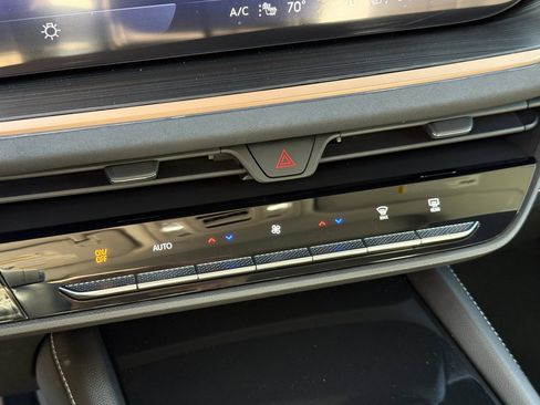 Used 2024 Buick Envision Sport Touring image 22