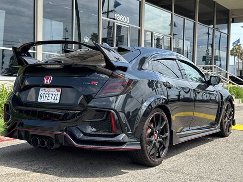 Used 2018 Honda Civic Type R image 5