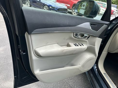 Used 2024 Volvo XC90 B5 Core w/ Protection Package AWD/4WD image 28