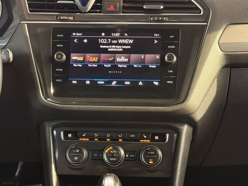 Used 2021 Volkswagen Tiguan SE R-Line image 28