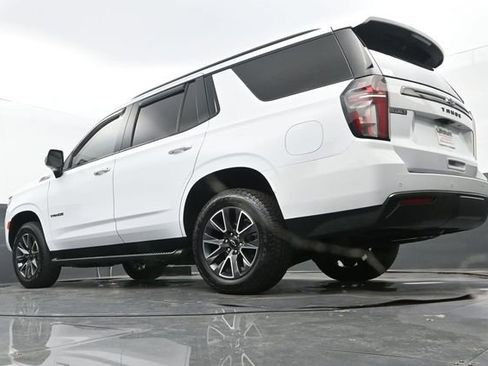 Used 2022 Chevrolet Tahoe Z71 w/ Luxury Package AWD/4WD image 27