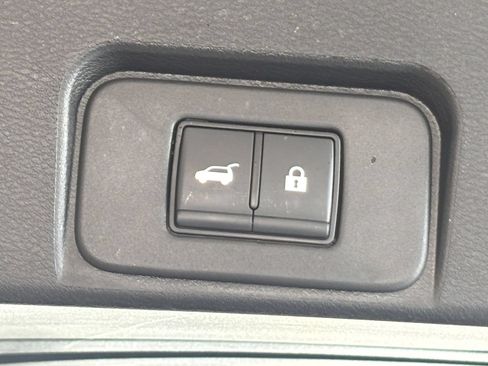 Used 2026 Nissan Rogue SL FWD image 24
