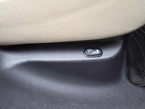 Used 2018 Land Rover Range Rover Velar S image 56