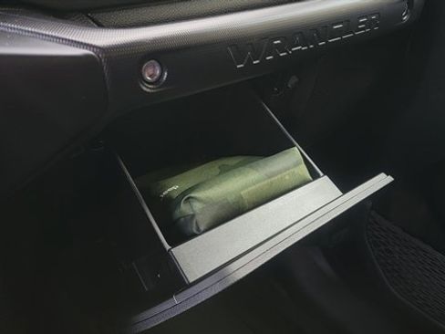 Used 2022 Jeep Wrangler Sport image 55