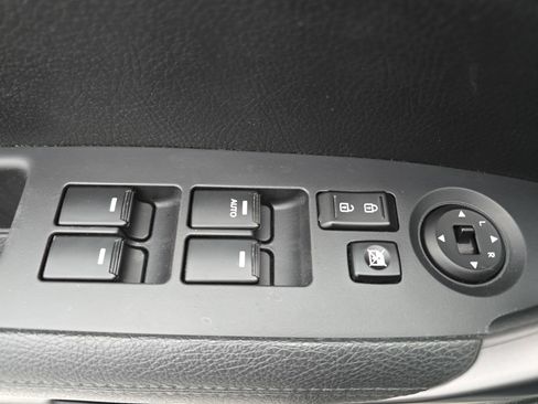 Used 2014 Kia Sorento LX image 26