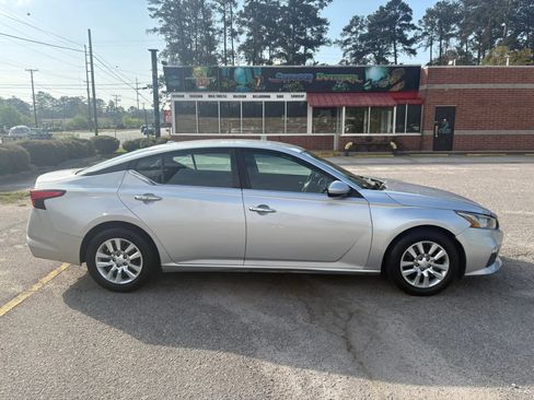 Used 2020 Nissan Altima 2.5 S FWD image 4