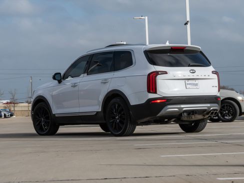 Used 2021 Kia Telluride SX w/ Towing Package image 3