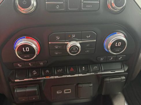 Used 2021 GMC Sierra 1500 SLT w/ SLT Premium Package AWD/4WD image 18